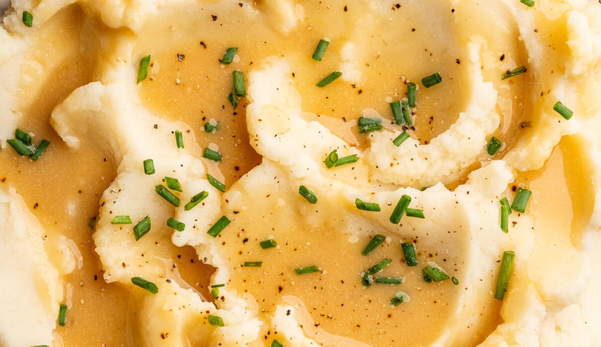 easy vegan gravy over mashed potatoes
