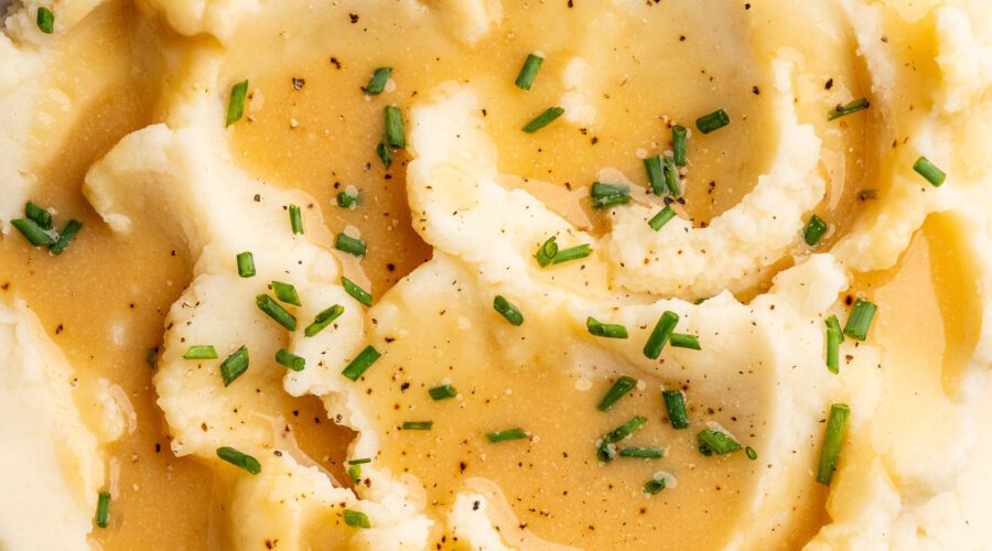 easy vegan gravy over mashed potatoes